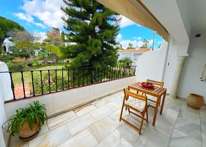 Patio Alcornocal By Residea