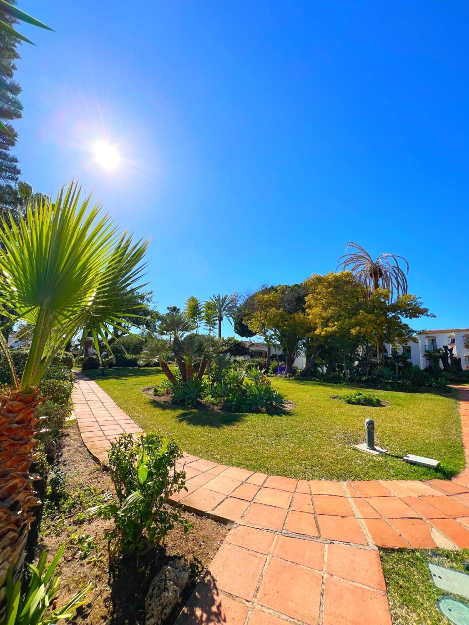 Apartamento Patio Alcornocal Estepona